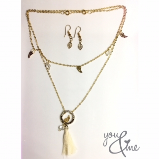 Set de hojas con borlas beige